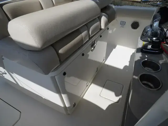 Boston Whaler 330 Outrage