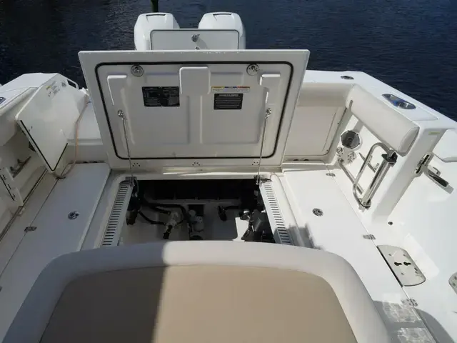 Boston Whaler 330 Outrage