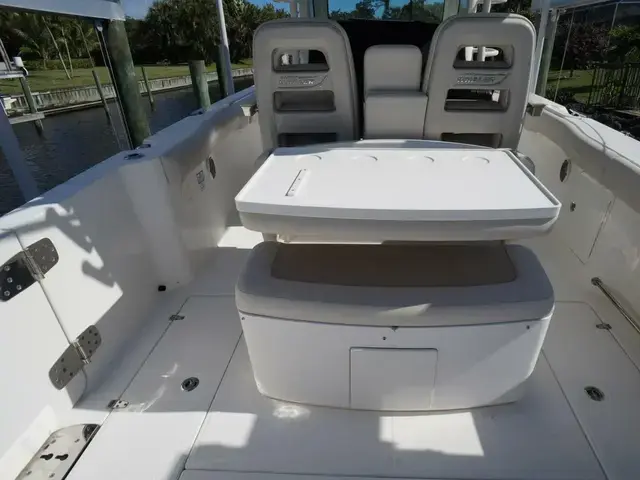 Boston Whaler 330 Outrage