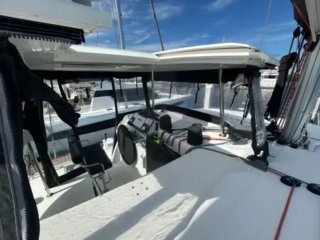 Lagoon 42