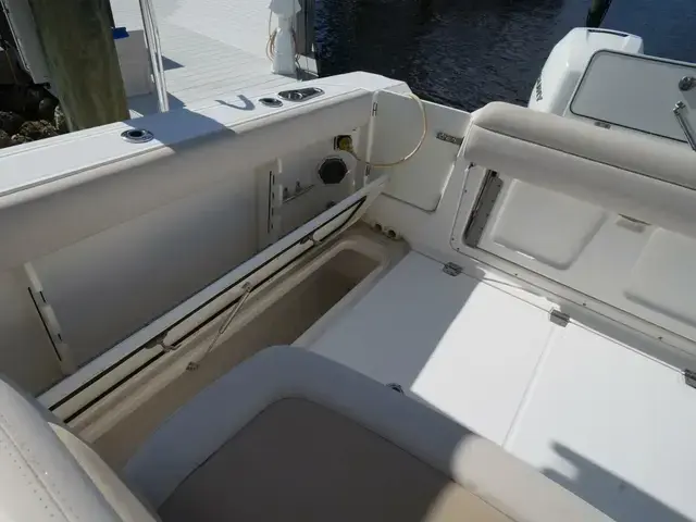 Boston Whaler 330 Outrage