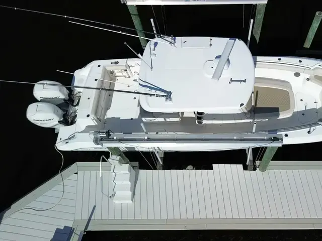 Boston Whaler 330 Outrage