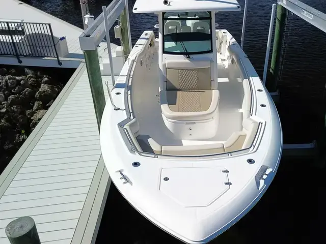 Boston Whaler 330 Outrage