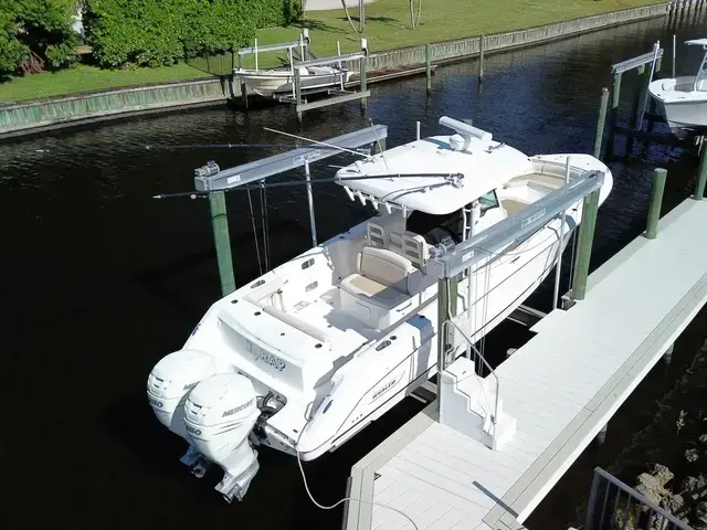 Boston Whaler 330 Outrage