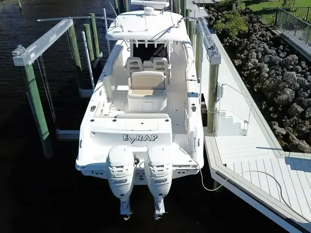 Boston Whaler 330 Outrage