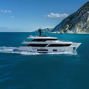 2025 Custom Line Navetta 30