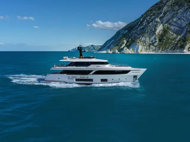 Custom Line Navetta 30