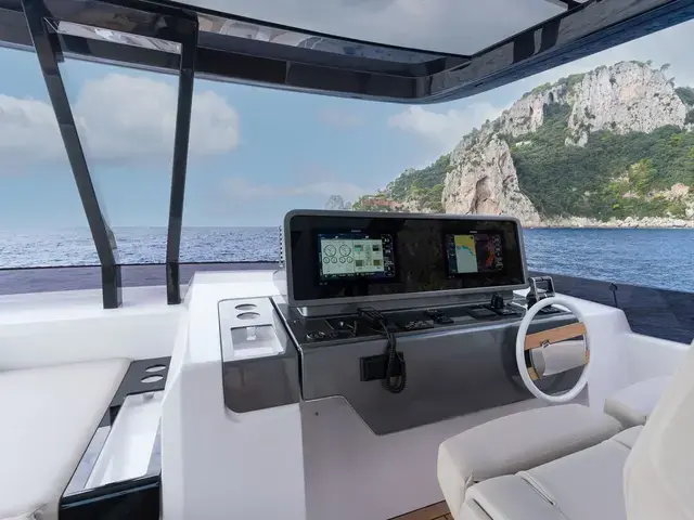 Ferretti Yachts 860