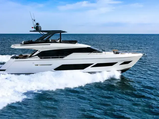 Ferretti Yachts 720