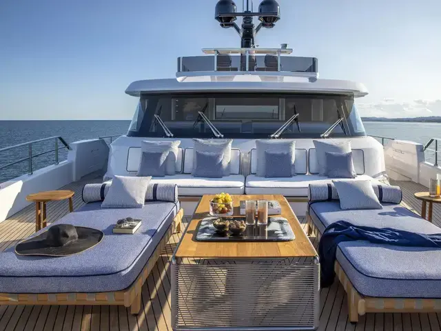 Custom Line Navetta 30