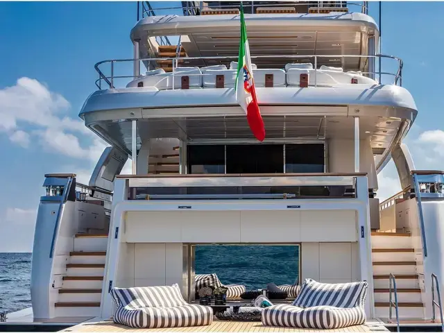 Custom Line Navetta 42