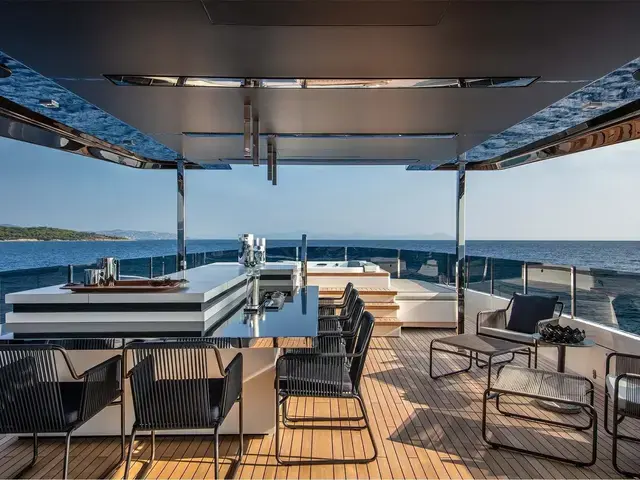 Custom Line Navetta 42