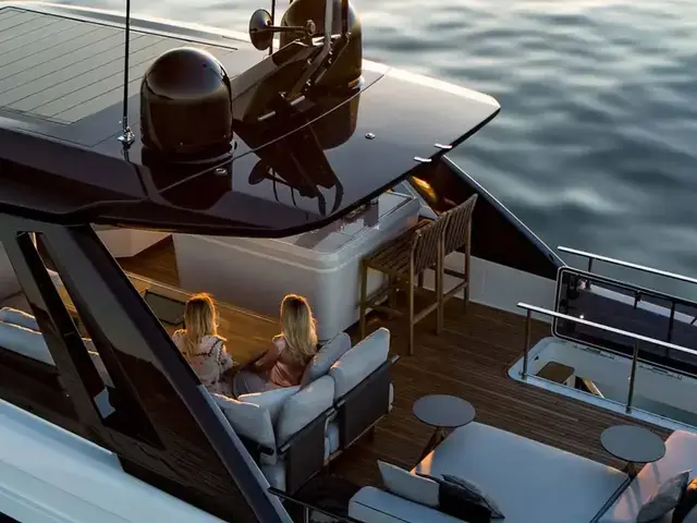 Ferretti Yachts 780