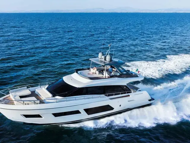 Ferretti Yachts 670