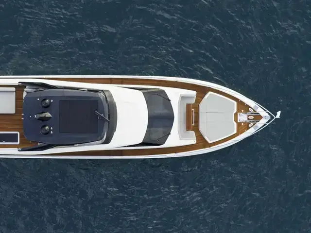 Ferretti Yachts 780