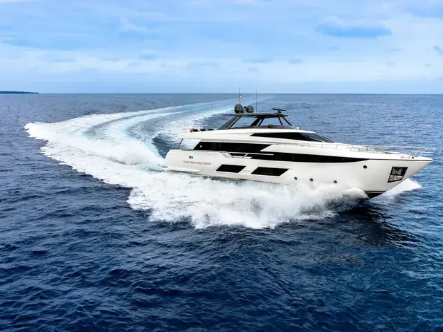 Ferretti Yachts 920