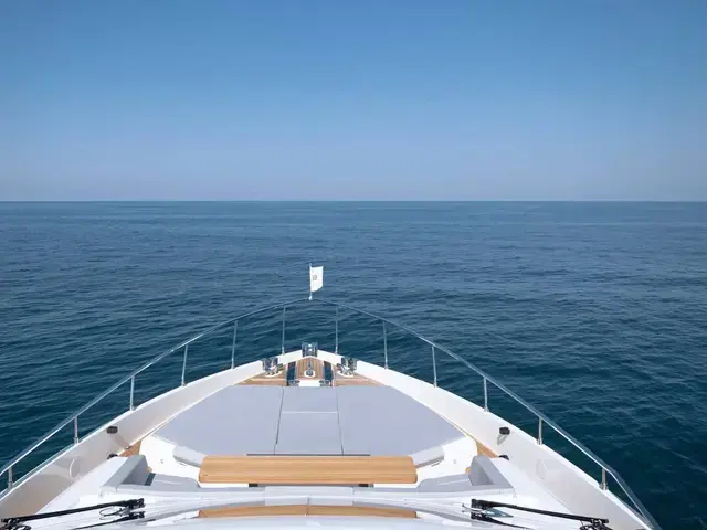 Ferretti Yachts 780