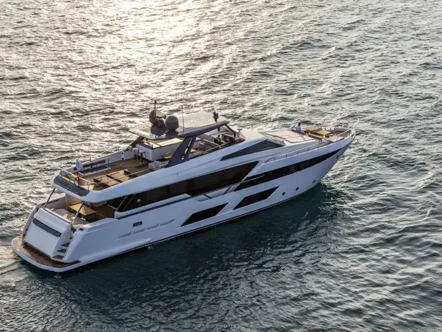 Ferretti Yachts 920