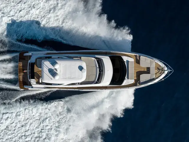 Ferretti Yachts 670