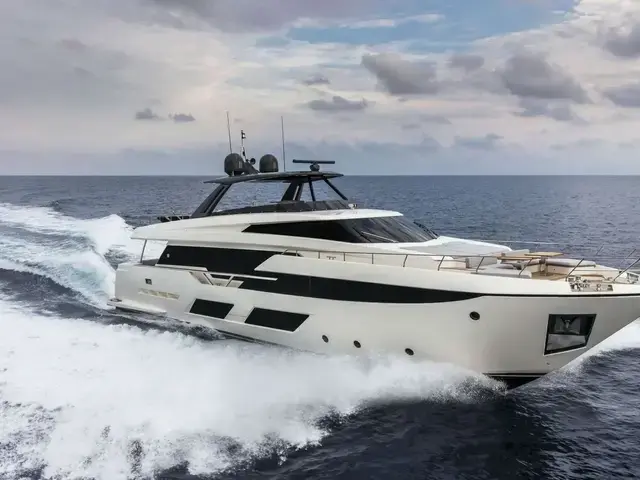 Ferretti Yachts 920