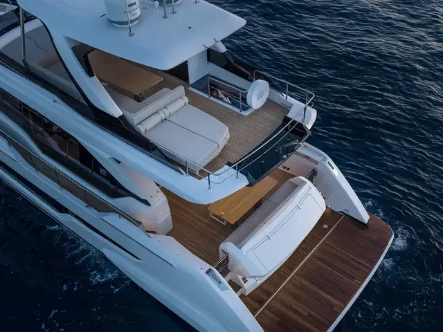 Ferretti Yachts 670