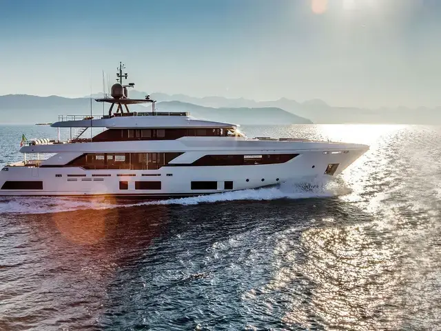 Custom Line Navetta 37