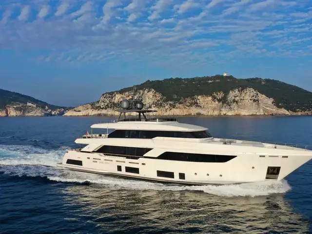 Custom Line Navetta 37