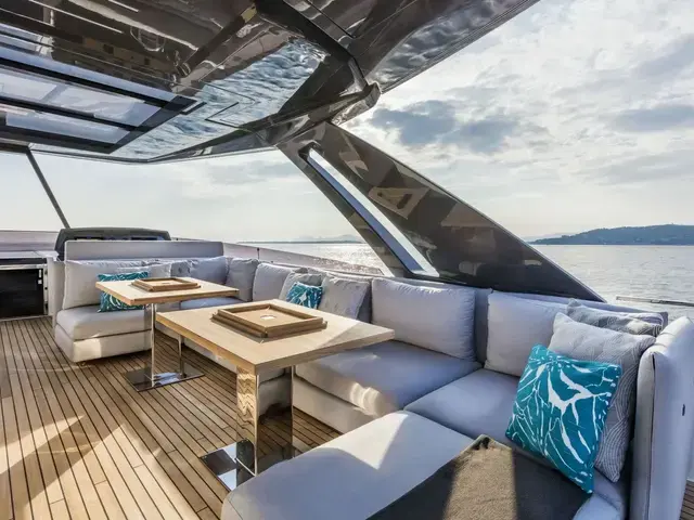 Ferretti Yachts 920