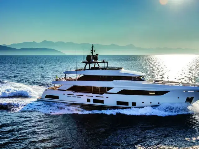 Custom Line Navetta 37