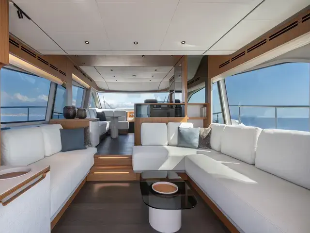 Ferretti Yachts 670