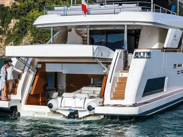 Custom Line Navetta 37