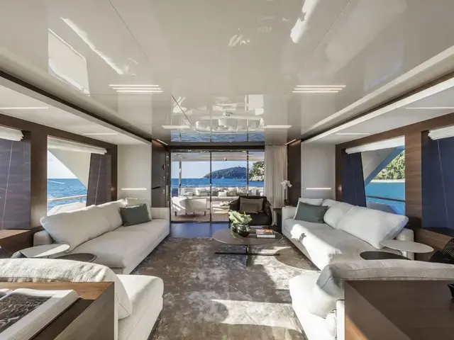 Custom Line Navetta 37