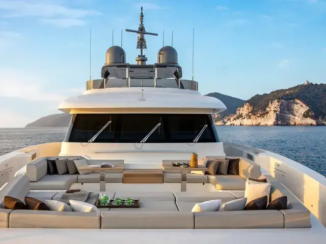 Custom Line Navetta 37