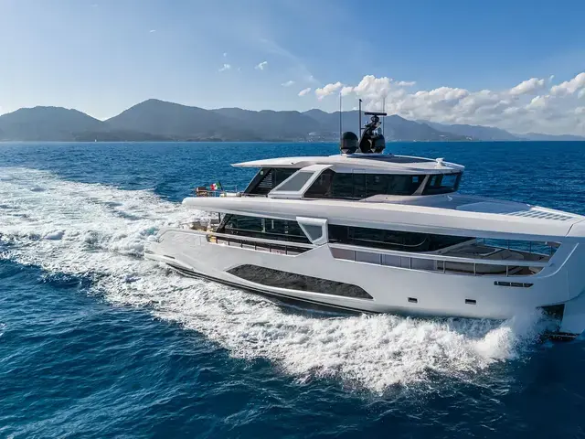 Ferretti Yachts Infynito 90