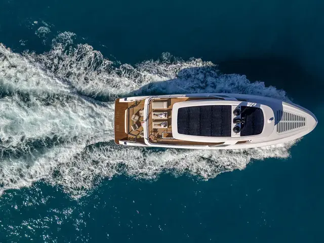 Ferretti Yachts Infynito 90