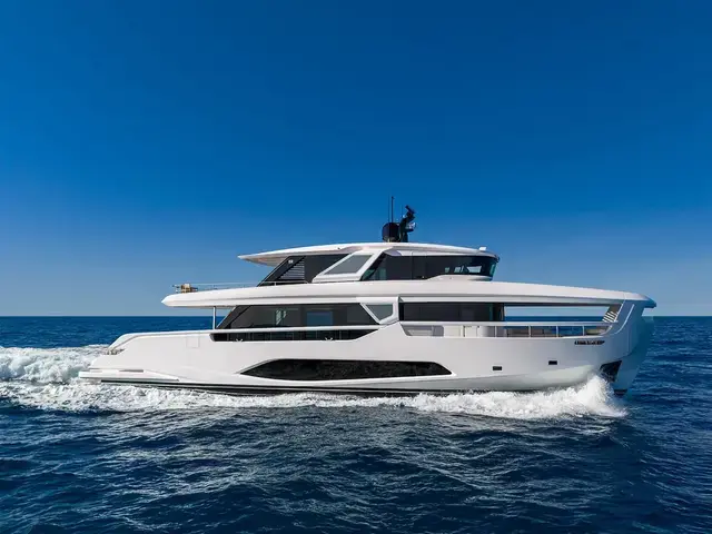 Ferretti Yachts Infynito 90