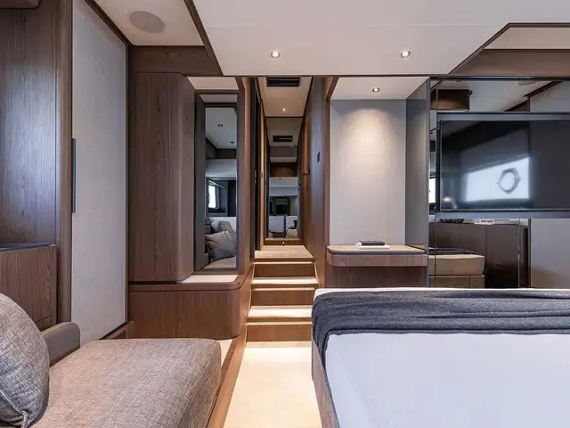 Ferretti Yachts 580