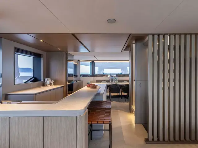 Ferretti Yachts Infynito 90