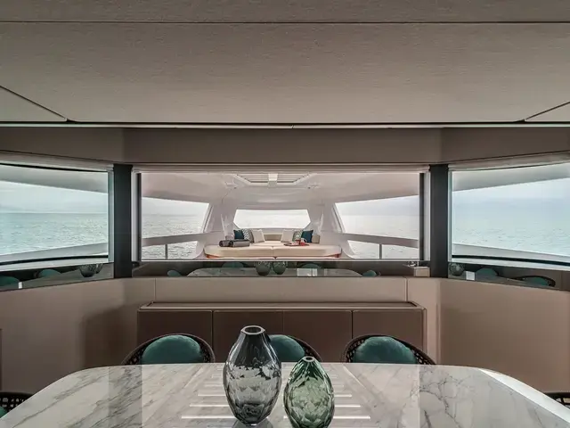 Ferretti Yachts Infynito 90