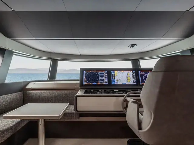 Ferretti Yachts Infynito 90