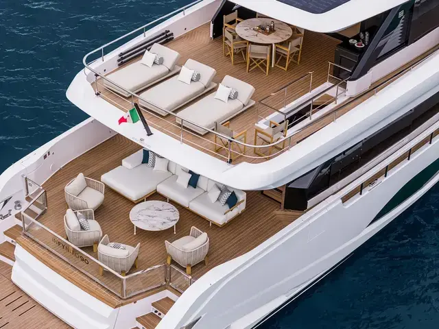 Ferretti Yachts Infynito 90