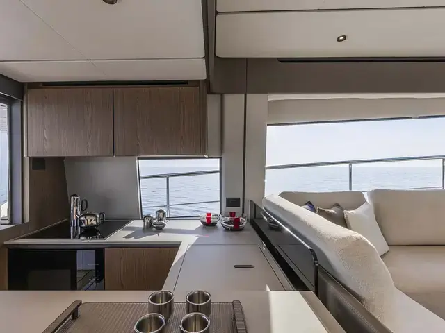 Ferretti Yachts 580