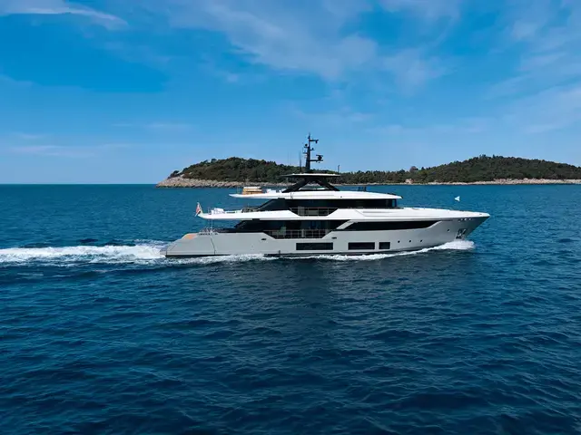 Custom Line NAVETTA 38