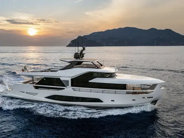 Ferretti Yachts INFYNITO 80