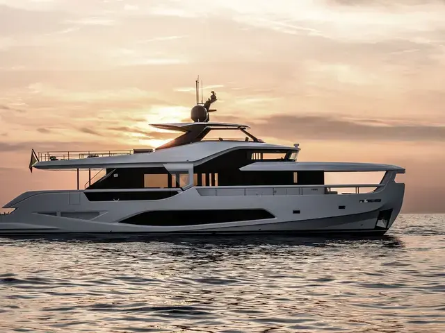 Ferretti Yachts INFYNITO 80