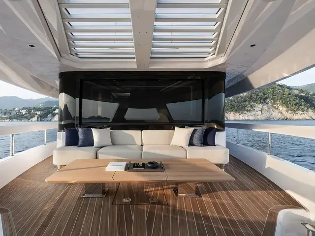 Ferretti Yachts INFYNITO 80