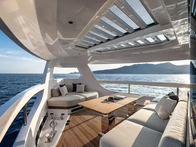 Ferretti Yachts INFYNITO 80