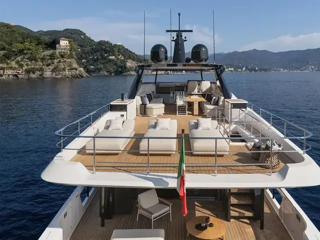 Ferretti Yachts INFYNITO 80