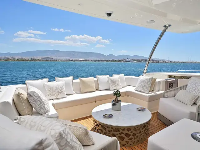 Ferretti Yachts 960