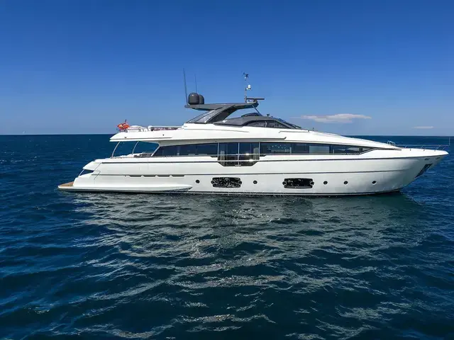 Ferretti Yachts 960